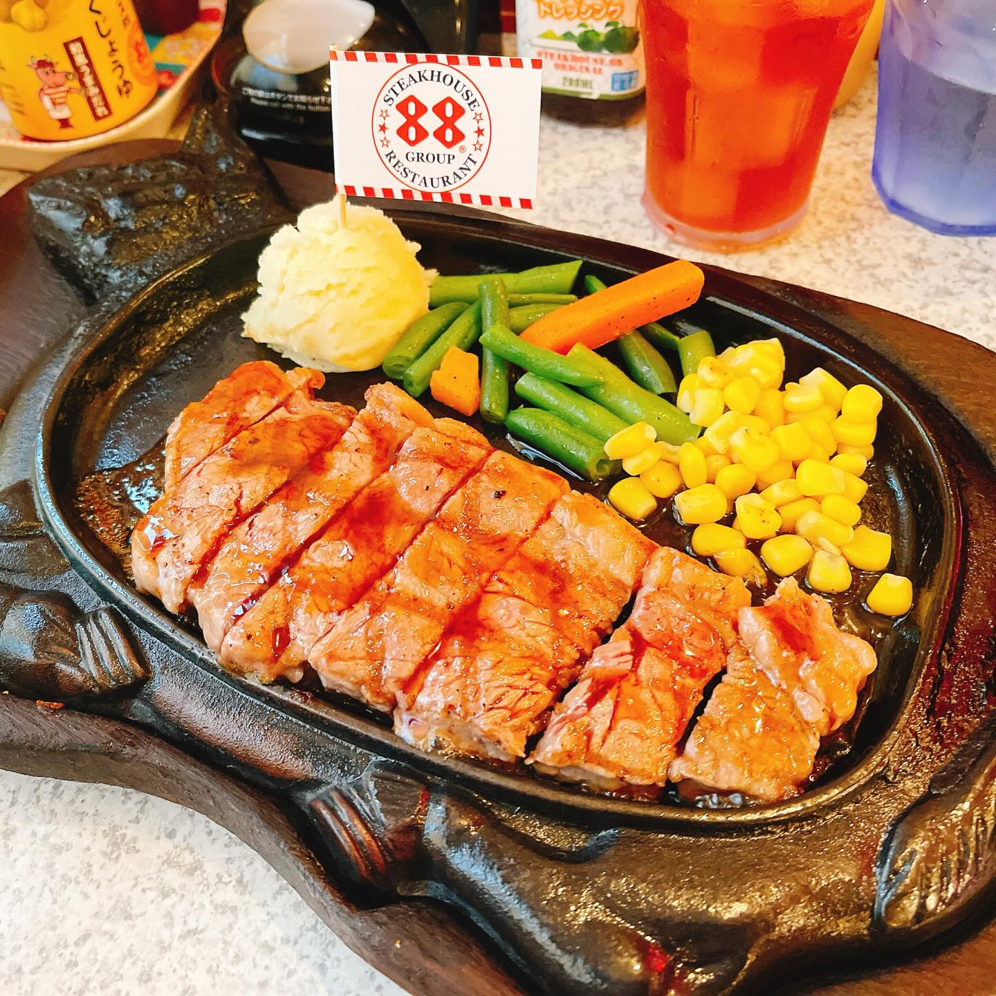 『ステーキハウス88』でサーロインステーキ🥩🍴page-visual 『ステーキハウス88』でサーロインステーキ🥩🍴ビジュアル